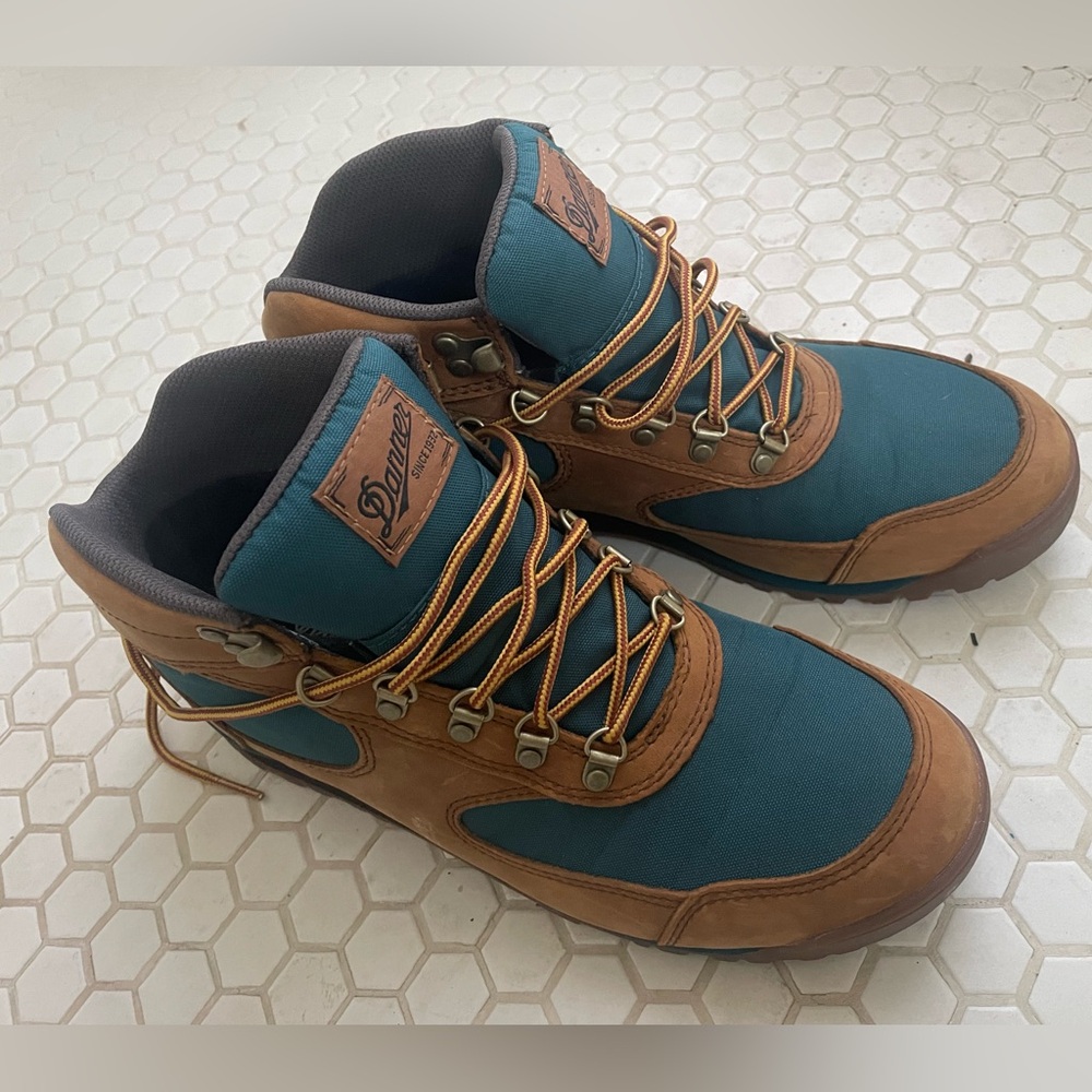 *Brand new* Danner Women’s Jag distressed brown/deep teal Boots - Picture 5 of 11